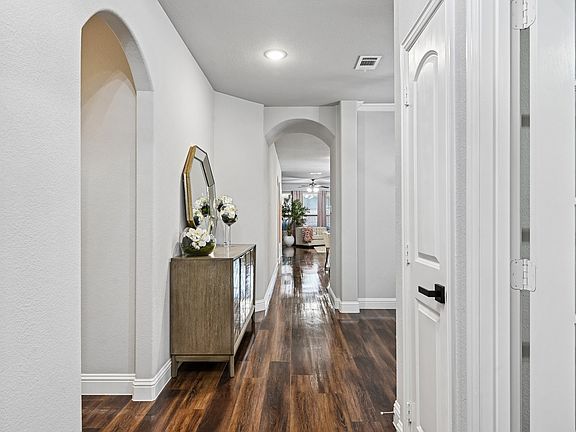 3rd image of 113 Cool Meadows Ln