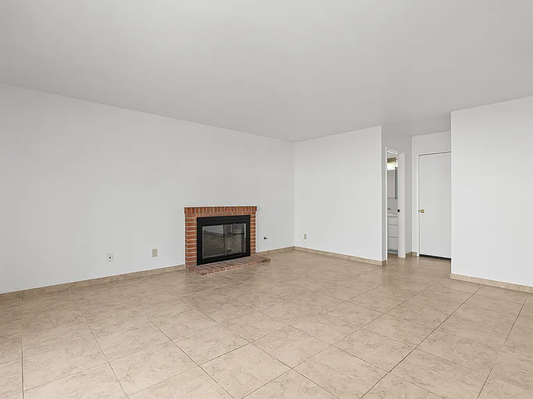 683 Wolf Point Ct — Photo 13