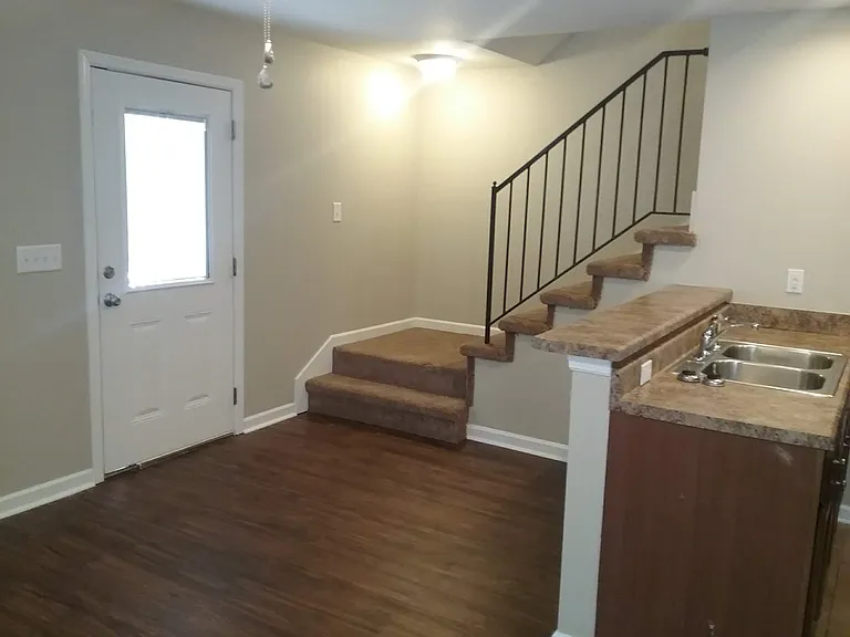 1011 Oak St #B — Photo 2