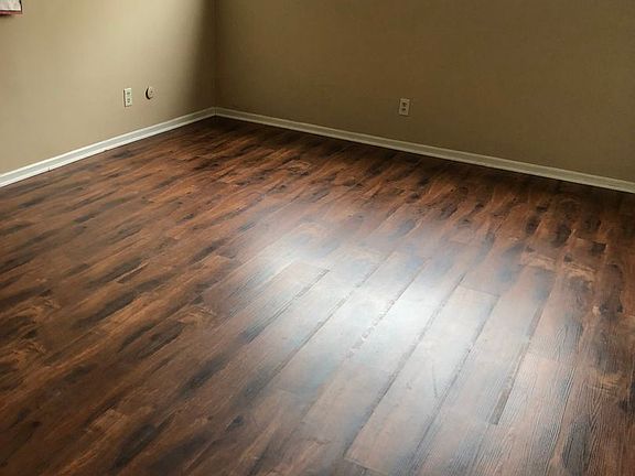 2nd image of 700 Glenway Dr APT 4