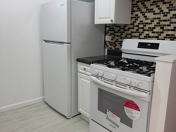 5th image of 1012 Evergreen Ave APT 1
