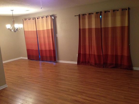Living Room/Dining Room