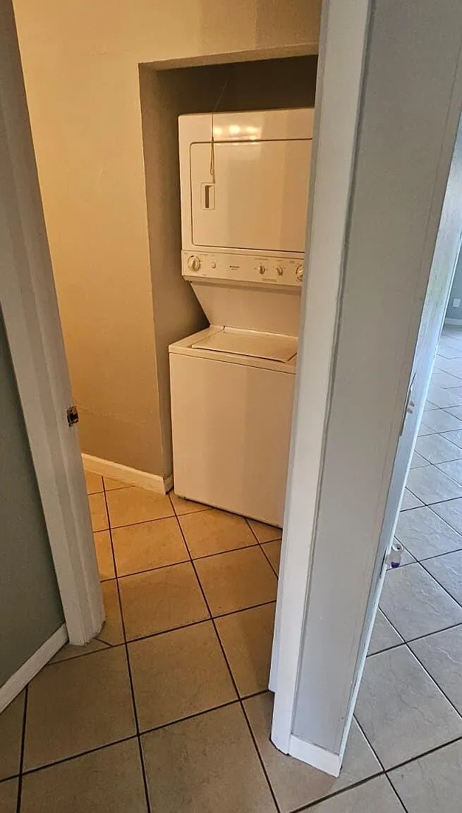 2 bed, 2.0 bath, 1022 sqft, $1,900 — Photo 4
