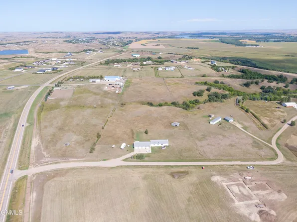 2345 Jessica Dr N, Mandan, ND 58554