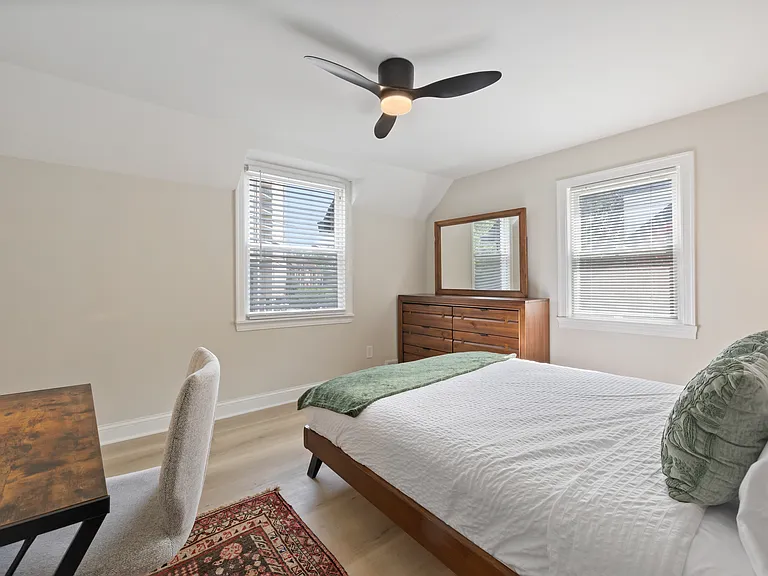 4225 E West Hwy — Photo 20