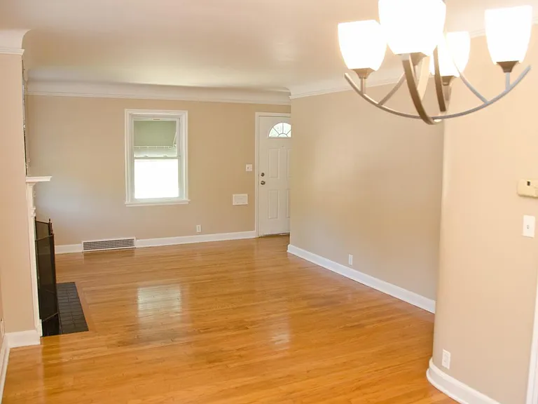 5631 Pine St — Photo 15