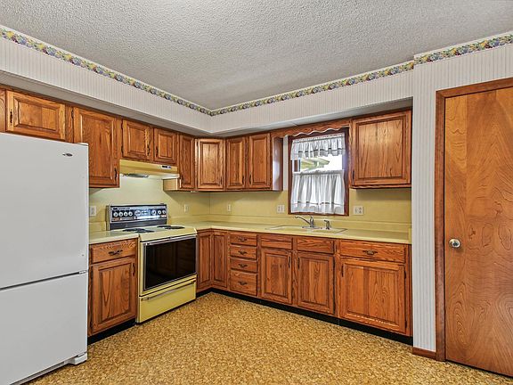 5th image of 2319 S 8th St