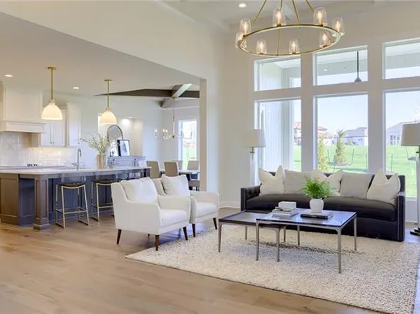 25480 W 92nd St, Lenexa, KS 66227