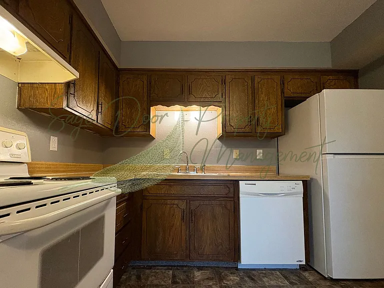 16702 E 28th Pl — Photo 7