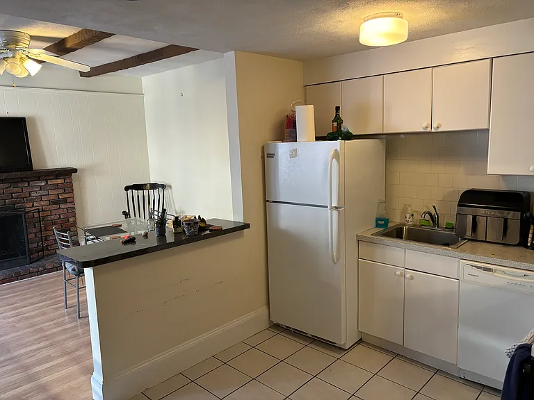503 Park Dr #5 — Photo 4