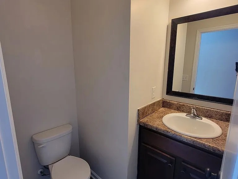 6026 Clifford St — Photo 10