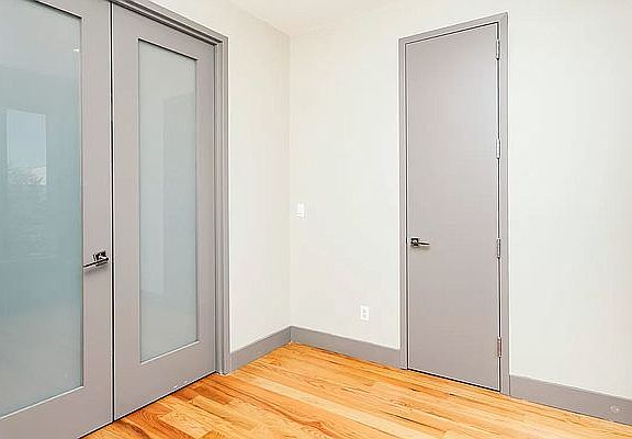 5th image of 337 Melrose St #1FF
