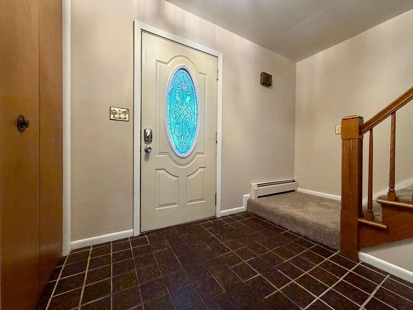 3 bed, 2.5 bath, 2206 sqft, $2,250 — Photo 2
