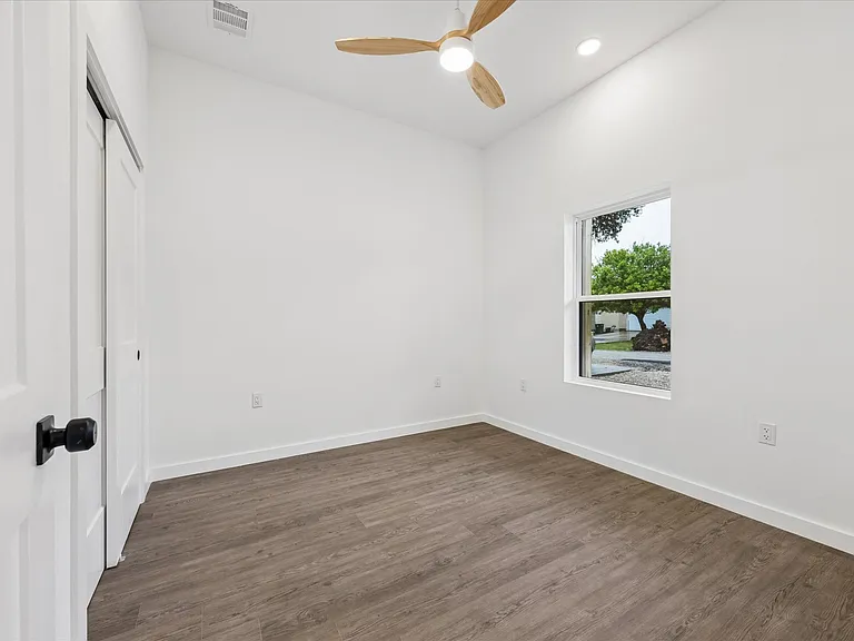 26 Wood Glen Dr — Photo 12