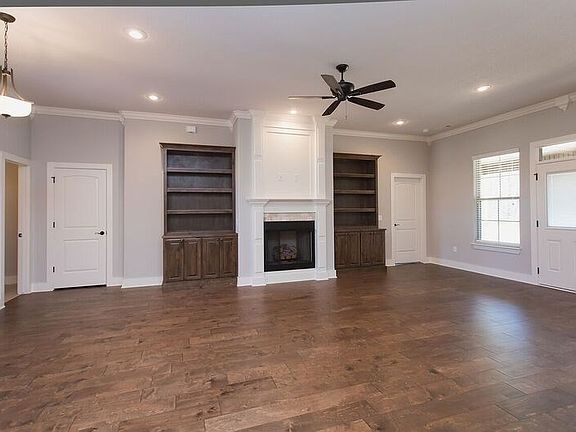 2nd image of 1041 Quail Hollow Dr