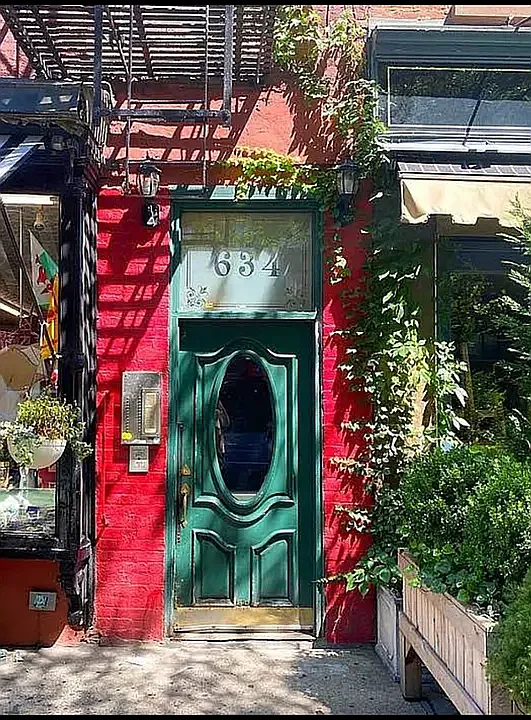 634 Hudson St #R6