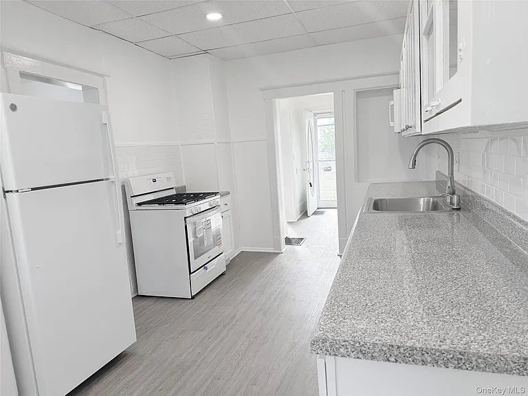 406 Tower Ave — Photo 7