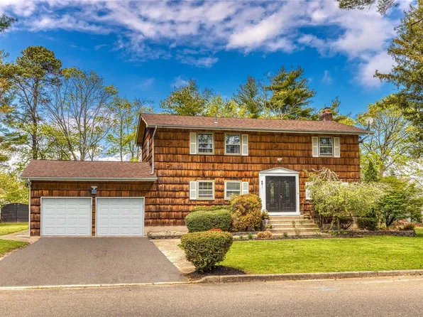 691 Lakeway Drive, West Babylon, NY 11704