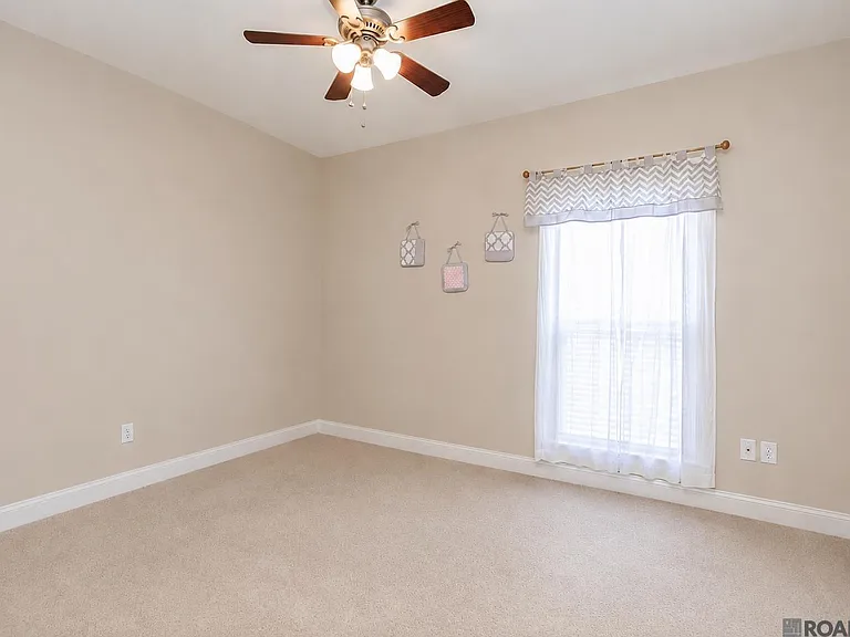 10743 Hillbrook Ave — Photo 32