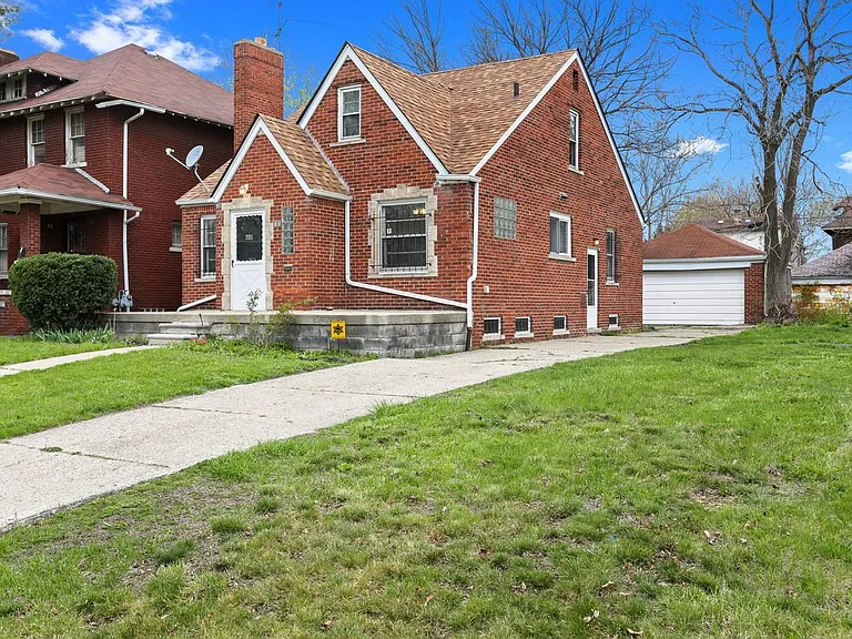 159 Winona St — Photo 4