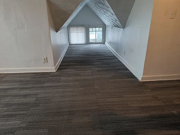 5th image of 315 S Winter St #4