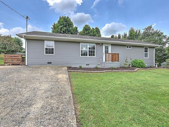 3rd image of 1006 Shamrock Dr