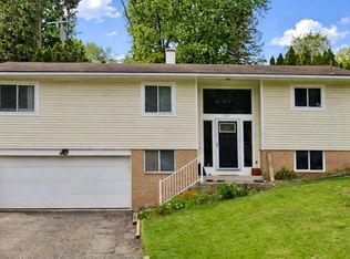 225 Valley Dr, Ypsilanti, MI 48197