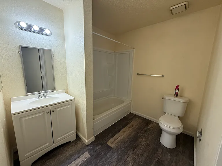 810 N 2nd St #3 — Photo 8