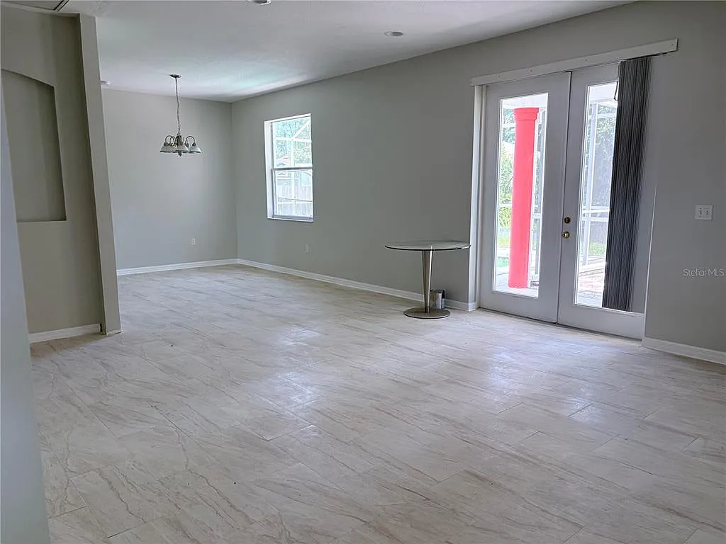 4 bed, 2.0 bath, 1785 sqft, $2,250 — Photo 2