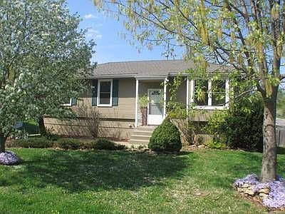 1st image of 717 SE Shamrock Ln