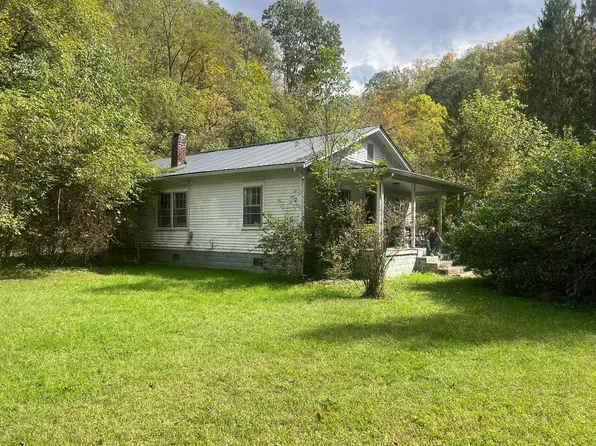 165 Dark Hollow Rd, Alderson, WV 24910