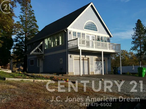 243 SE Hill Top Dr, Grants Pass, OR 97527