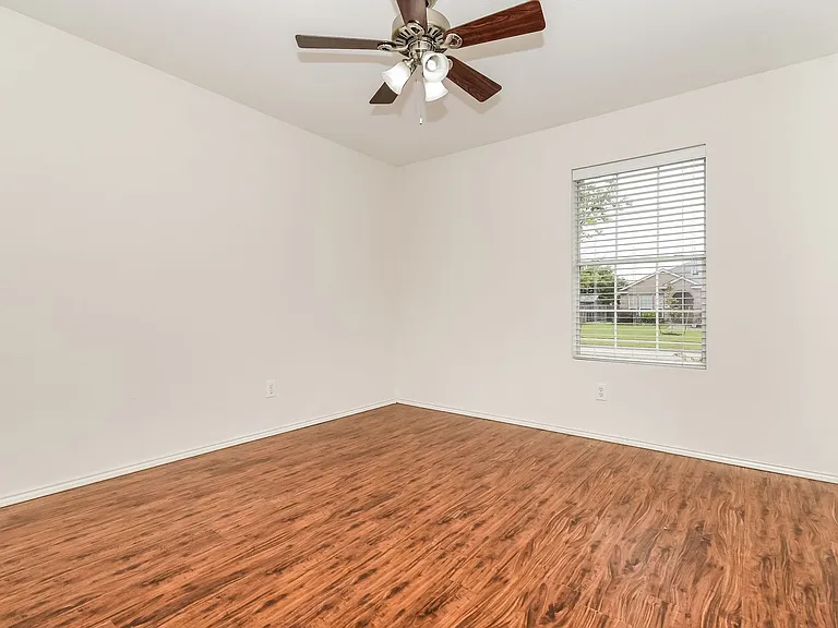 2704 Redwood St — Photo 14