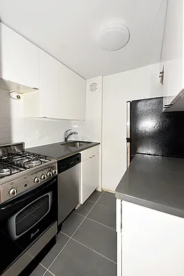 Rented by Buchbinder & Warren | media 8