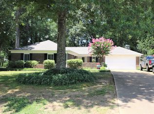 703 W Shady Ln, New Albany, MS 38652