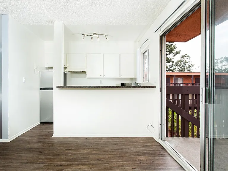 Westwood Villa — Photo 31