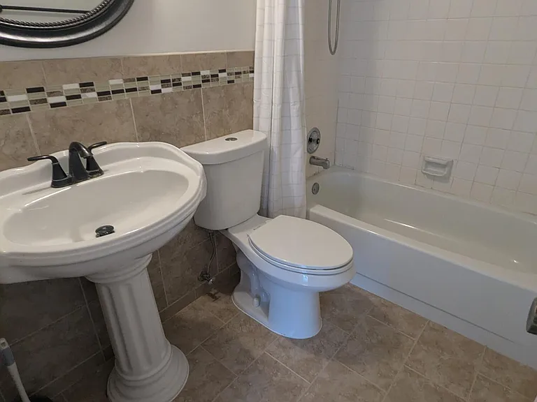 2191 White Pine Cir #D — Photo 26