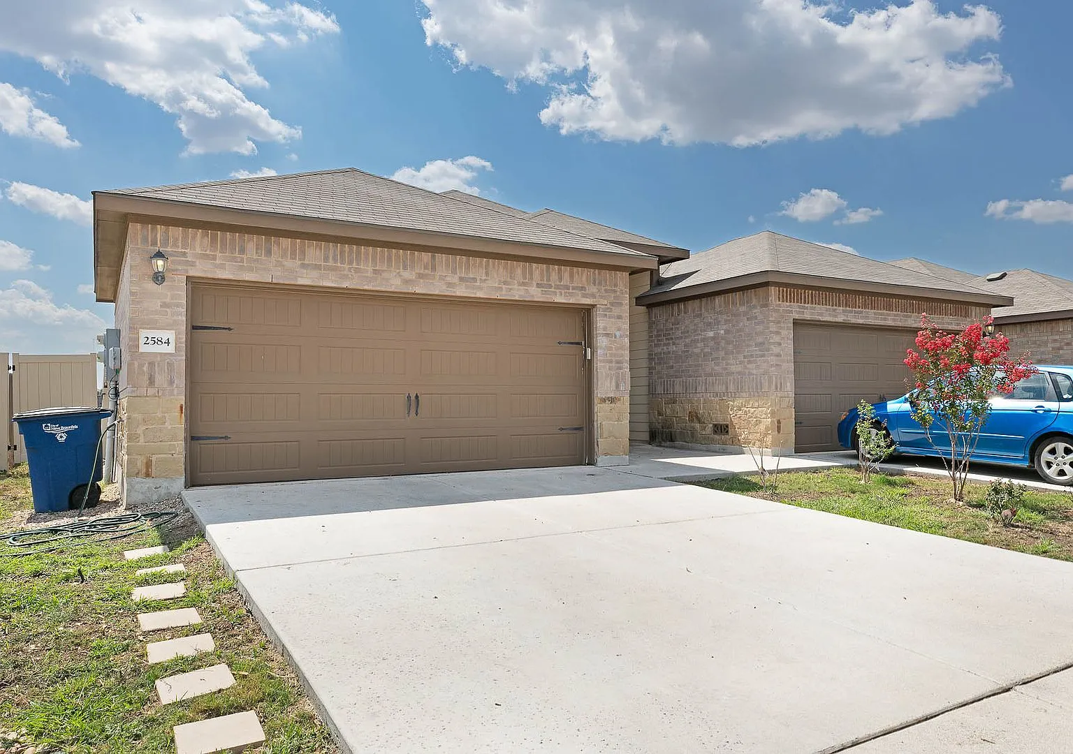 New Braunfels, TX~ 3 bedroom with Stained Concrete Floors ~ 2 Car Garage — Photo 1
