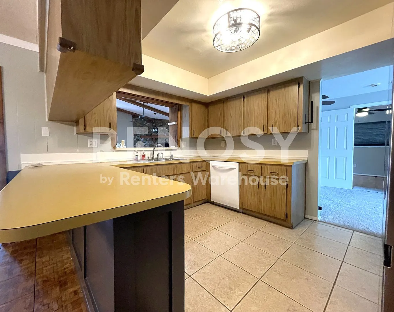 Largo - 4 Bed/2 Bath Single Family Home with Fenced Yard — Photo 4