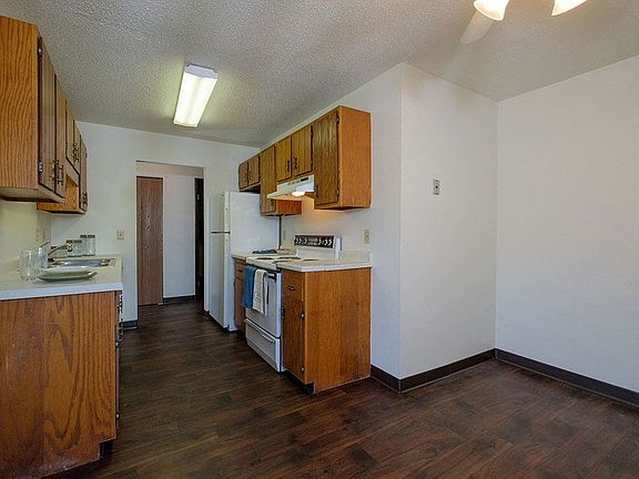 Countryside Apartments ; Kitchen