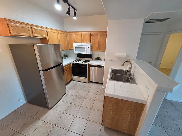 2110 Los Feliz St #1072 — Photo 3