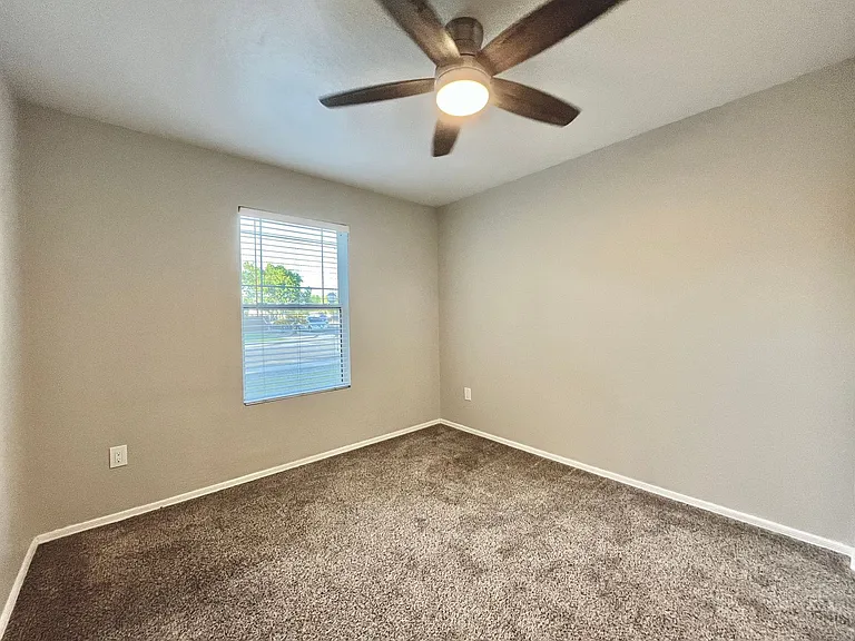7253 W State Ave — Photo 31