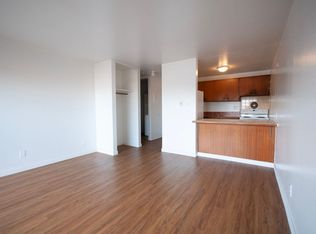 6511 35th Ave SW APT 4, Seattle, WA 98126