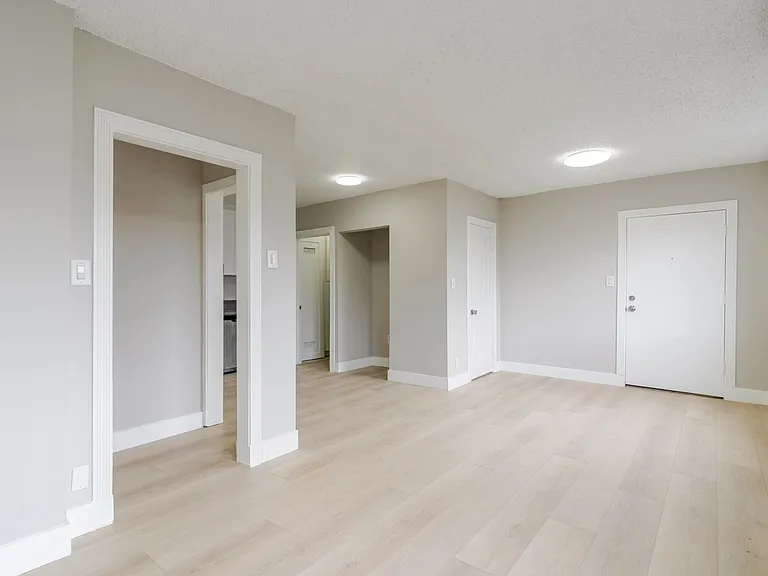 7137 Greeley St #7 — Photo 4