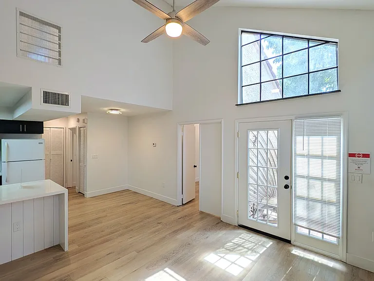 602 N May St #67 — Photo 8