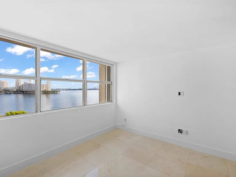 1420 Brickell Bay Dr #1001A — Photo 28