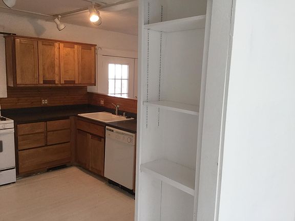 4th image of 224 W Watson St