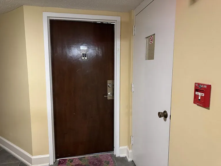 925 N Halifax Ave — Photo 13