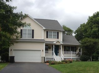 92 Four Seasons Ln, Trumbull, CT 06611