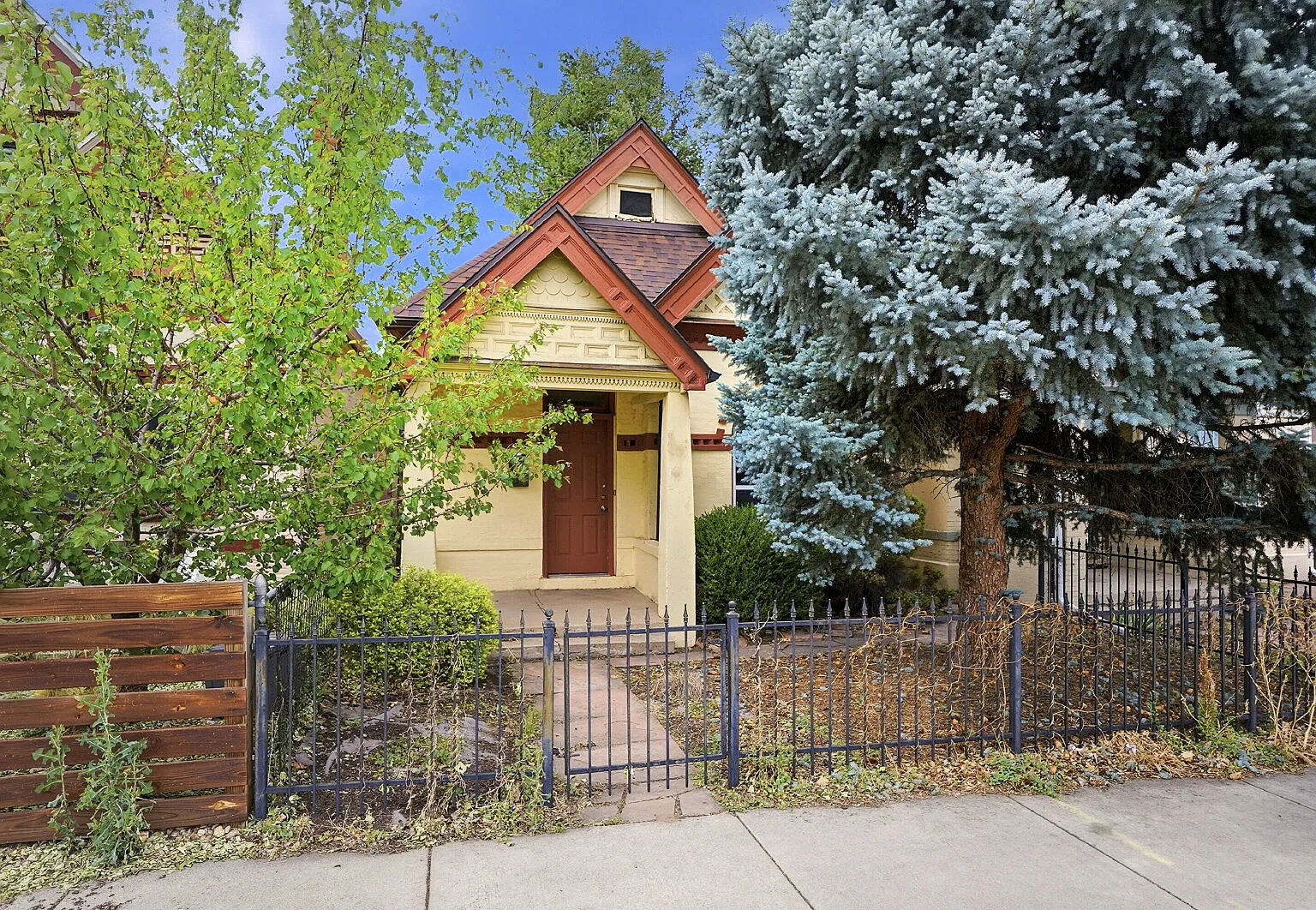 2 bed, 1.0 bath, 1111 sqft, $2,541 — Photo 2